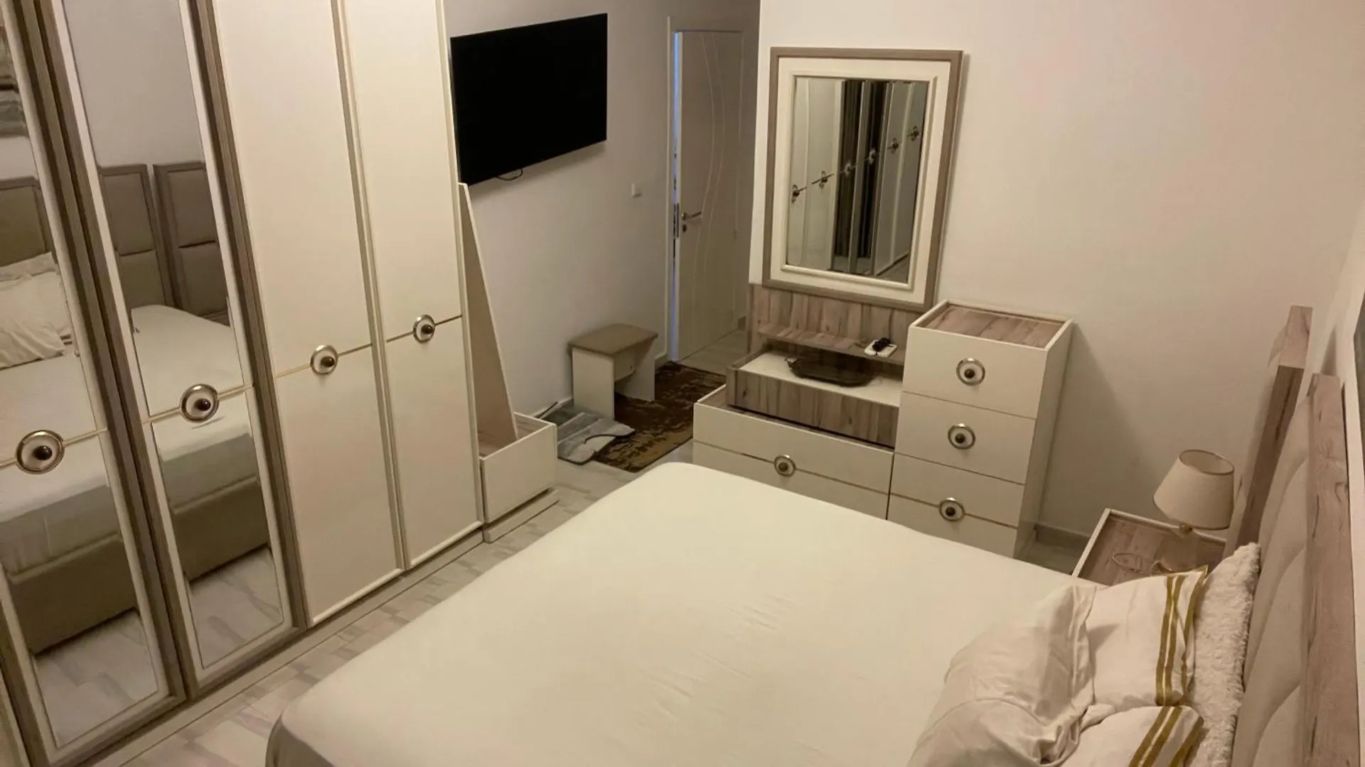 2 Bedrooms Luxurious Apartment Dakar Senegal