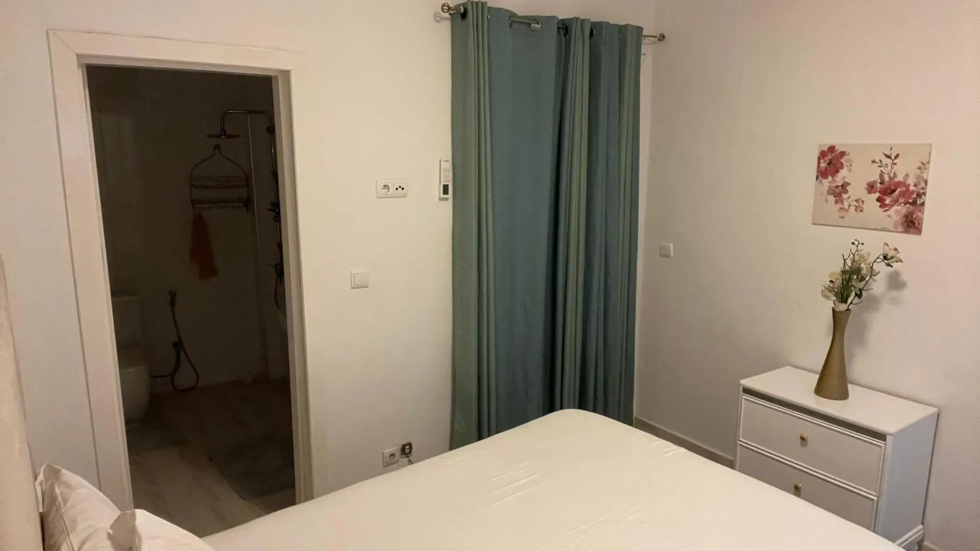 2 Bedrooms Luxurious Apartment Dakar Senegal